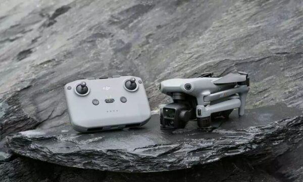 DJI Air 3 et radiocommande DJI RC-N2 – Image 9