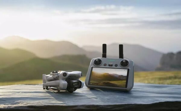 DJI Mini 4 Pro Fly More Combo avec radiocommande DJI RC 2 – Image 2