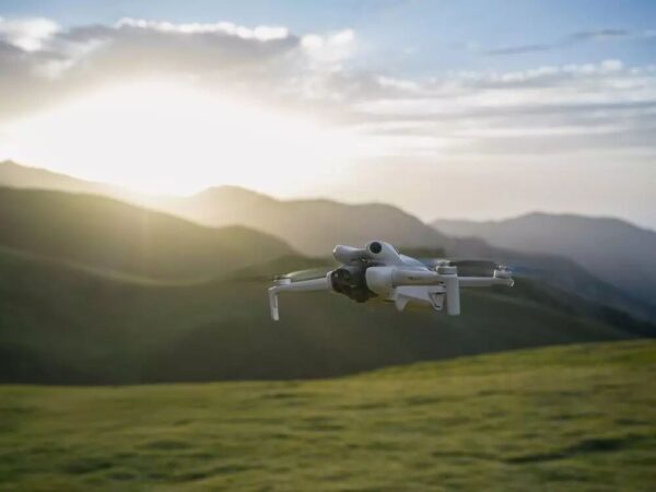 DJI Mini 4 Pro avec radiocommande DJI RC-N2 – Image 2